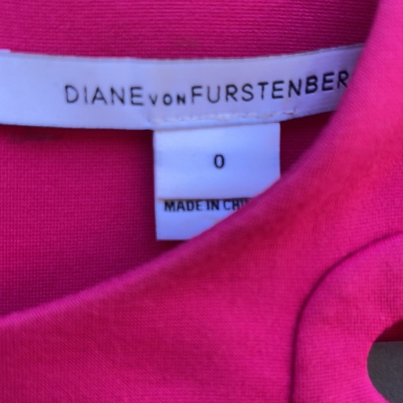🌺 Diane von Furstenberg; STUNNING Fuschia Dress 0 - Picture 6 of 16